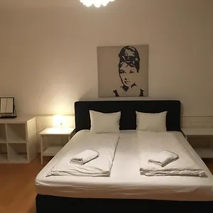 Zuerizimmer Homestay Zurich